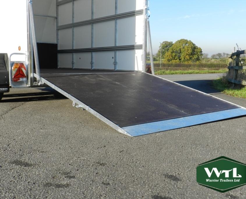 300v-Ramp-6