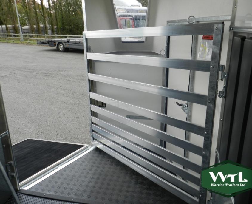 Ascot-with-cattle-gates-and-division-008