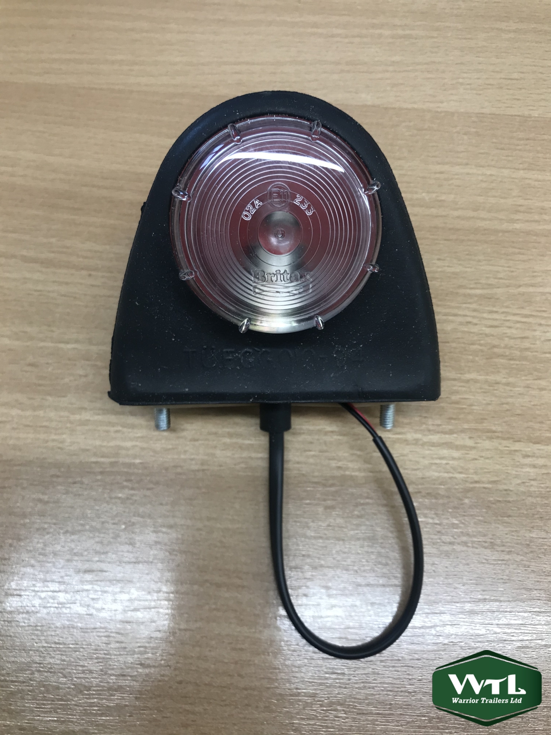 Britax-Red/Clear-12 volt -Mudguard Marker Lamp. - Image 3