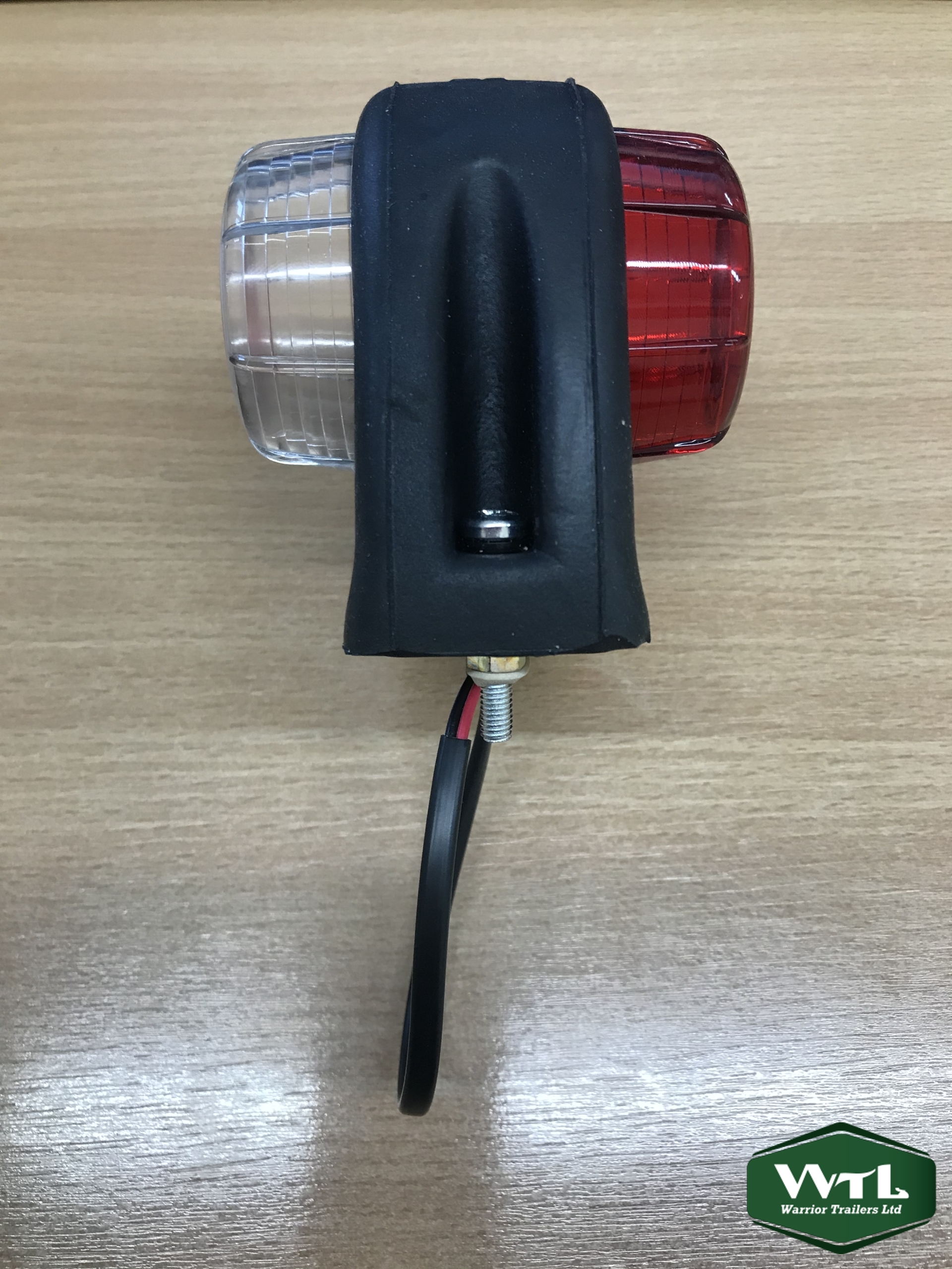 Britax-Red/Clear-12 volt -Mudguard Marker Lamp.