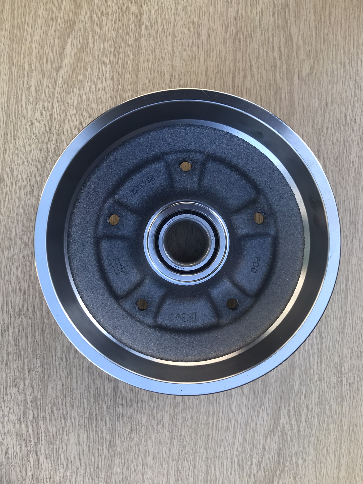 Ifor Williams 5 Stud Brake Drum Hub Kit 250mm x 40mm. - Image 2