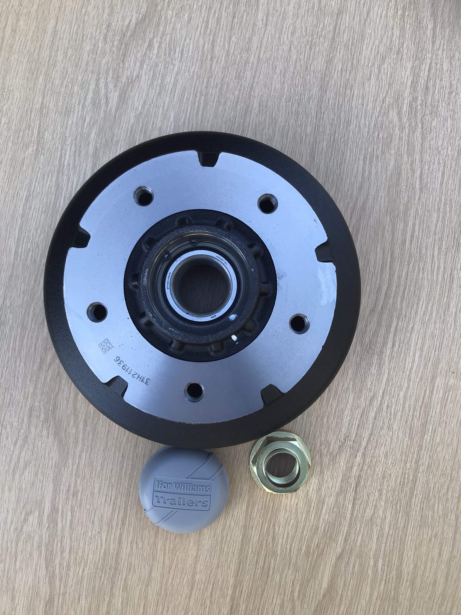 Ifor Williams 5 Stud Brake Drum Hub Kit 250mm x 40mm.