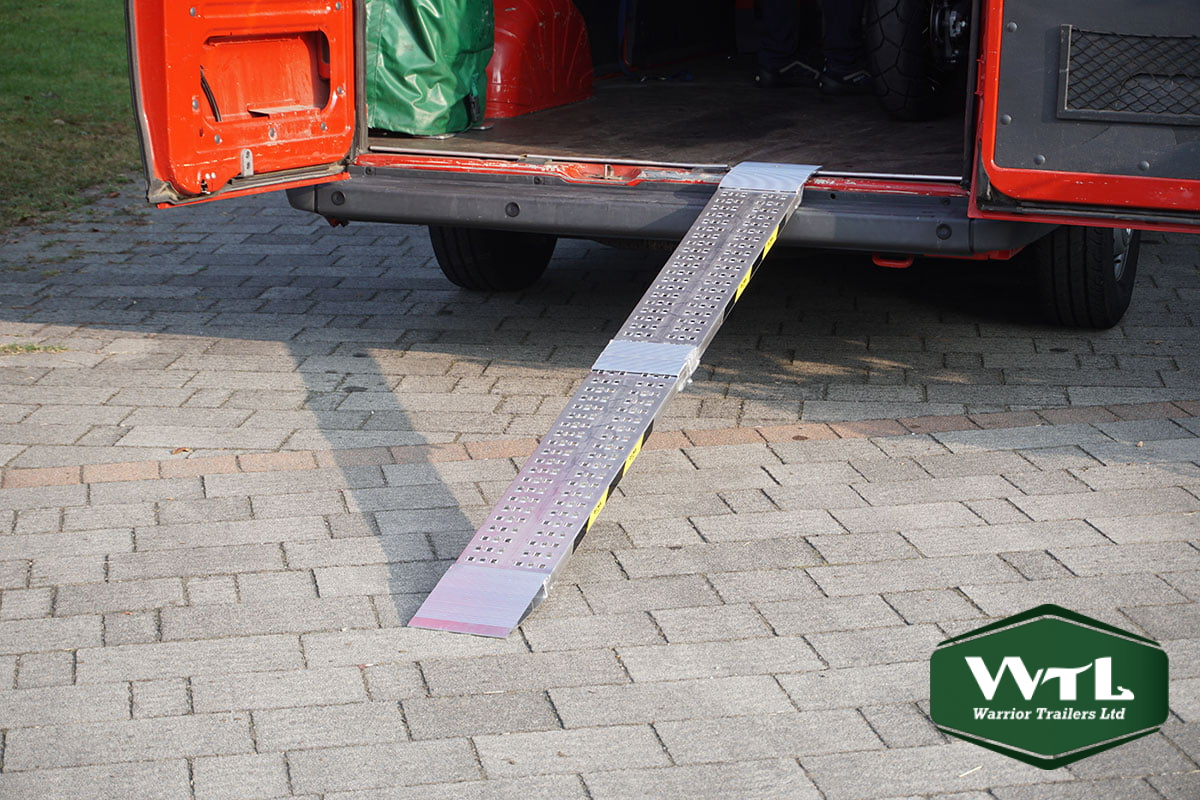 Single Folding Aluminium Ramp 8ft / 2500mm - HS30/25P - Image 7