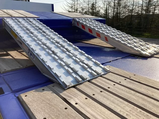 Heavy Duty Aluminium Loading Ramps - 6ft / 2000mm with Hook End Connection - 115/20450 - Image 9